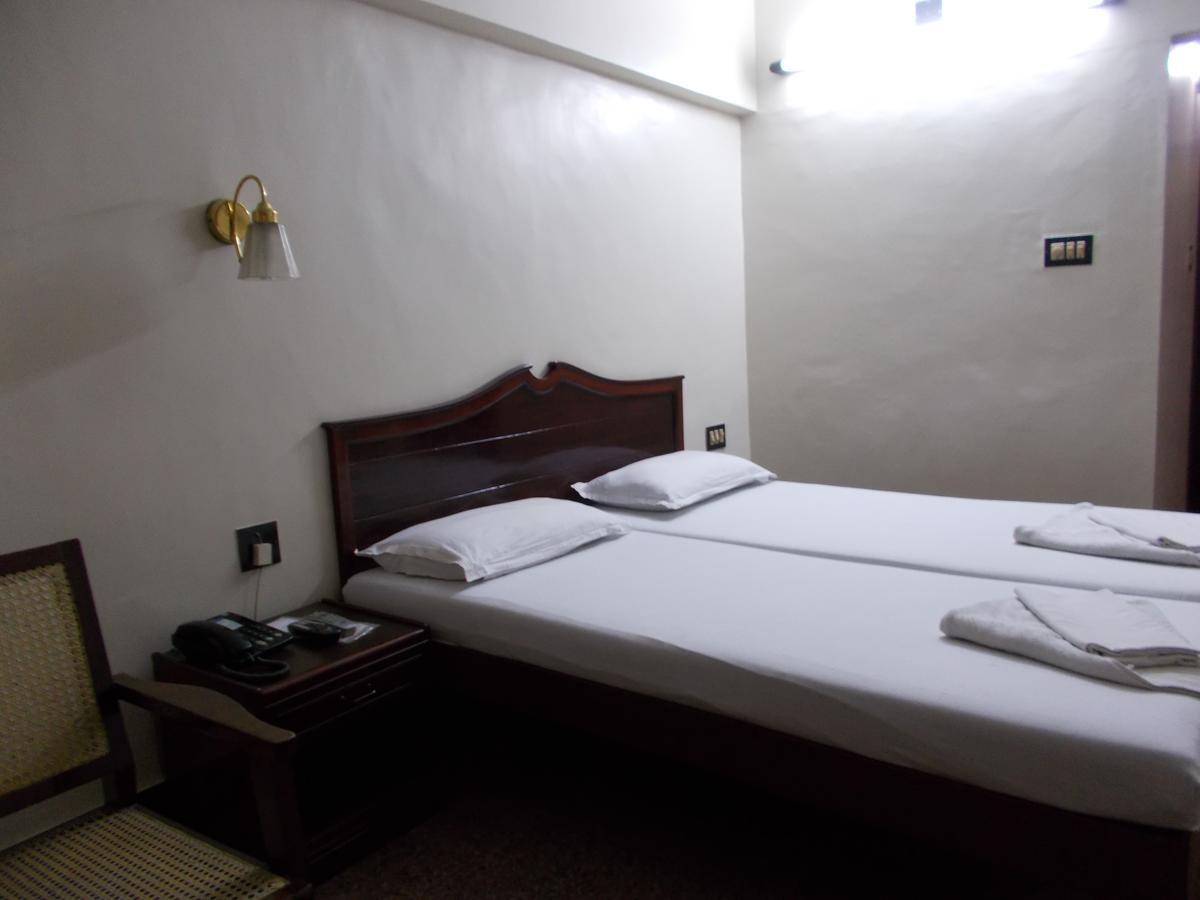Biju'S Tourist Home Kochi Екстер'єр фото