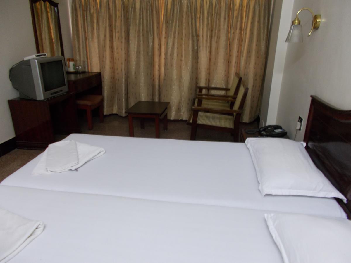 Biju'S Tourist Home Kochi Екстер'єр фото