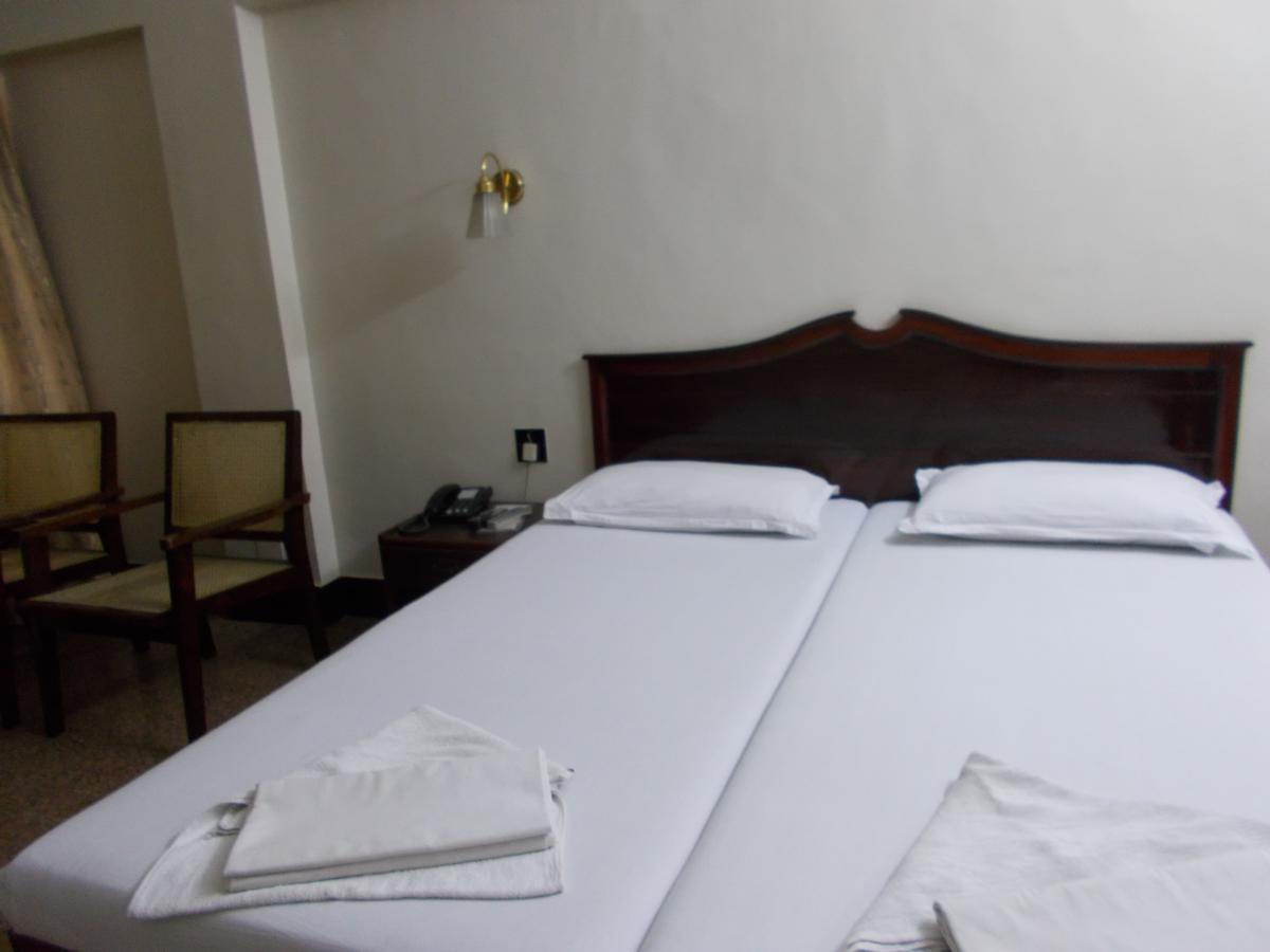 Biju'S Tourist Home Kochi Екстер'єр фото