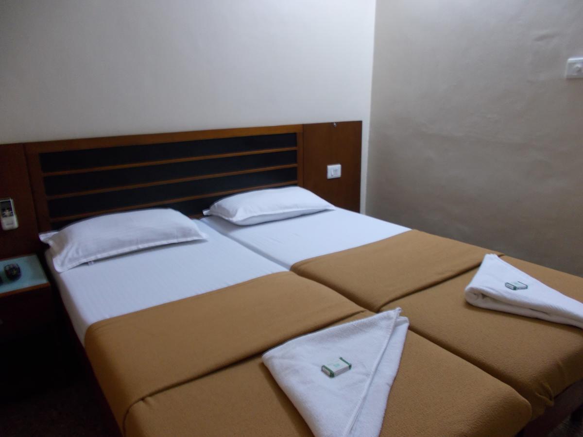 Biju'S Tourist Home Kochi Екстер'єр фото