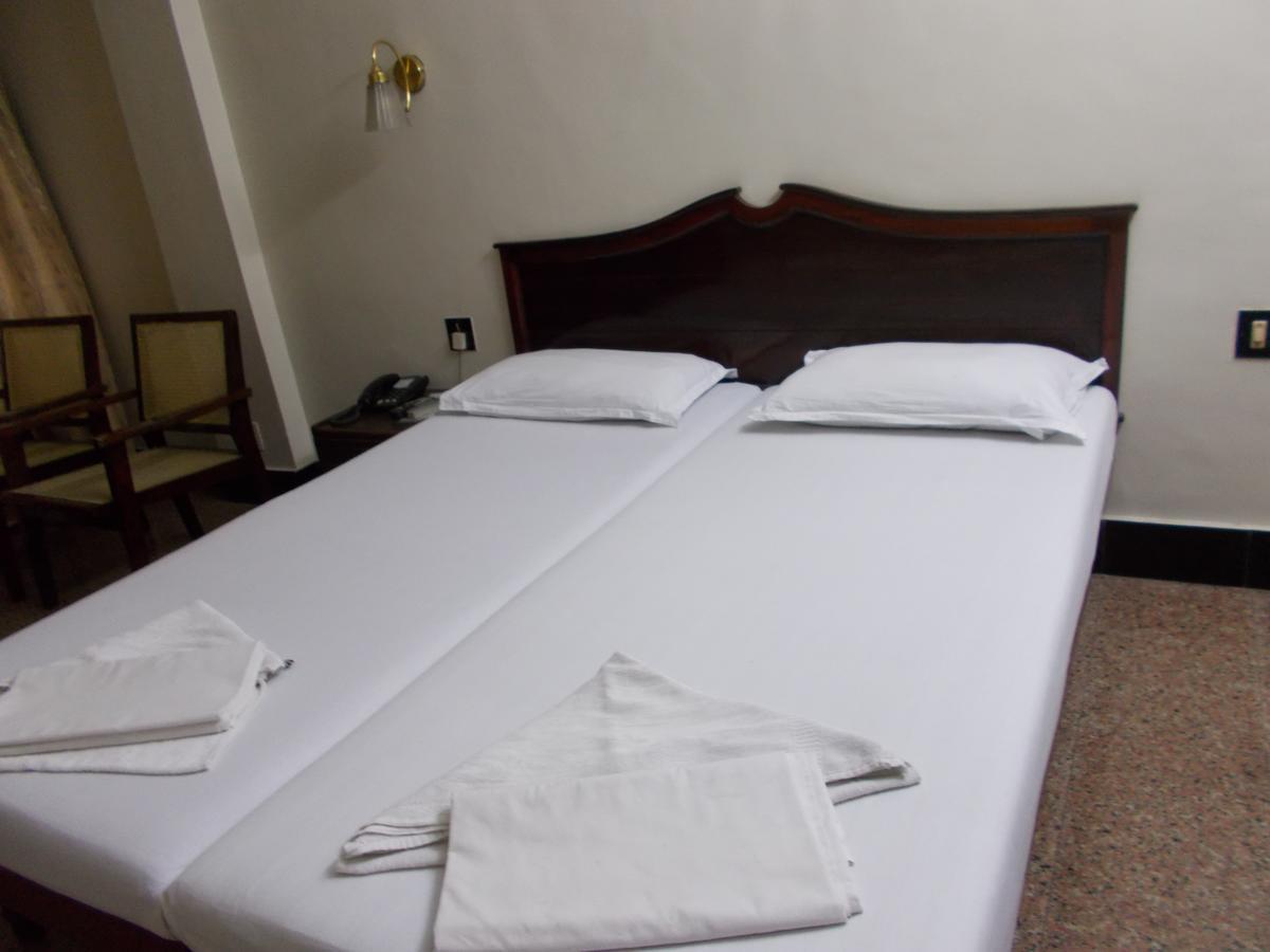 Biju'S Tourist Home Kochi Екстер'єр фото